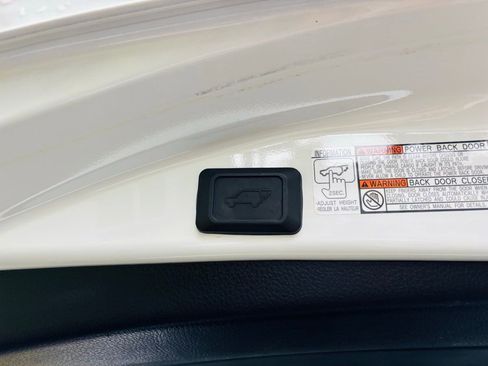 Used 2018 Toyota RAV4 XLE image 12