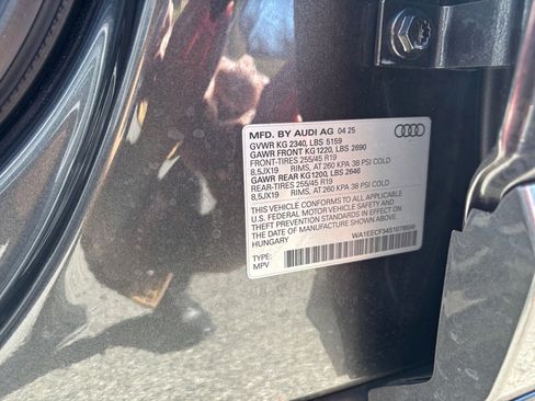 Certified 2025 Audi Q3 2.0T Premium Plus w/ Premium Plus Package image 35