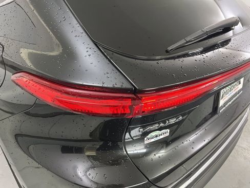 Used 2022 Toyota Venza Limited image 43