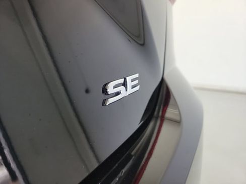 Used 2025 Toyota Camry SE w/ Convenience Package FWD image 8