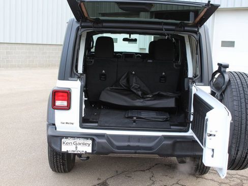Used 2020 Jeep Wrangler Unlimited Sport S image 20