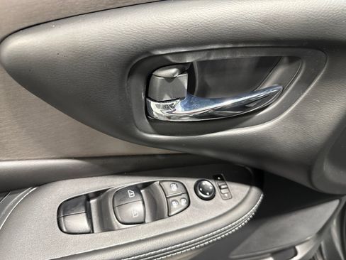 Used 2023 Nissan Murano SV FWD image 24