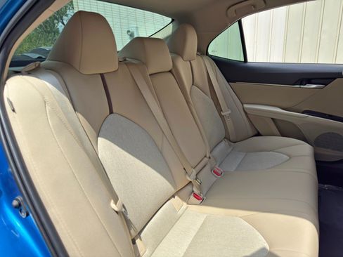Used 2019 Toyota Camry LE FWD image 31