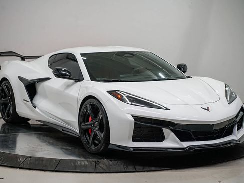 Used 2024 Chevrolet Corvette Z06 image 5