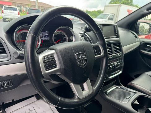 Used 2018 Dodge Grand Caravan GT FWD image 19