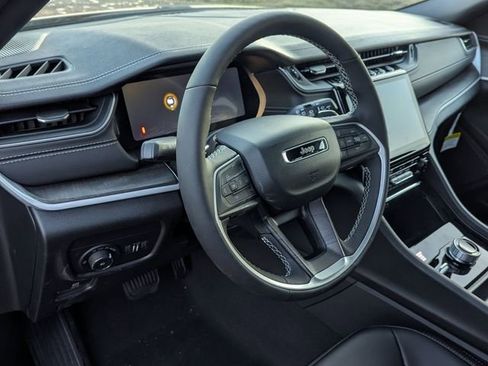 New 2025 Jeep Grand Cherokee Limited w/ Black Appearance Package AWD/4WD image 10