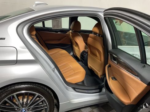 Used 2019 BMW 530e xDrive w/ Convenience Package AWD/4WD image 36