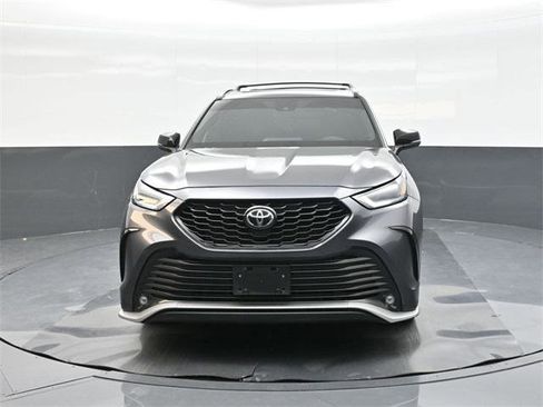 Certified 2021 Toyota Highlander XSE image 30