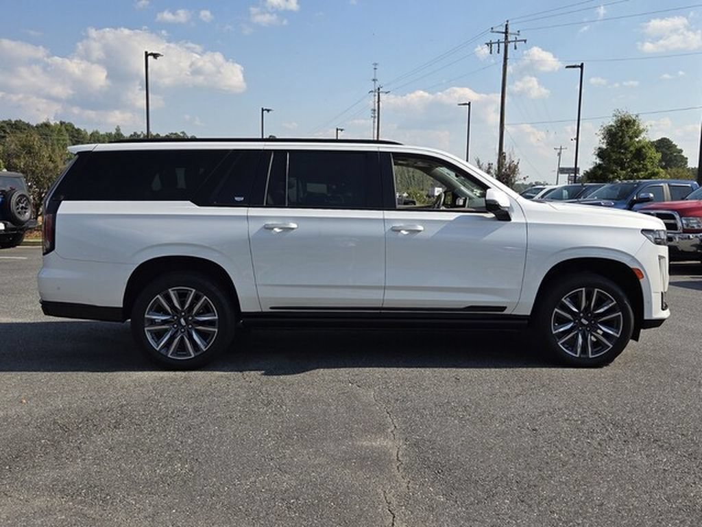 Used 2022 Cadillac Escalade ESV Sport Platinum RWD image 15