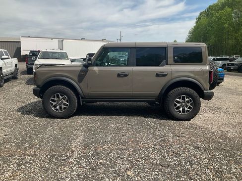 Used 2025 Ford Bronco Badlands image 8
