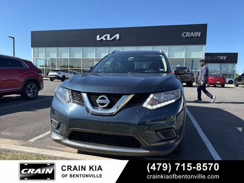 Used 2016 Nissan Rogue SV FWD image 6