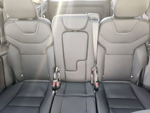New 2025 Volvo EX90 Plus image 15