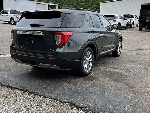 Used 2023 Ford Explorer XLT w/ Equipment Group 202A AWD/4WD image 7