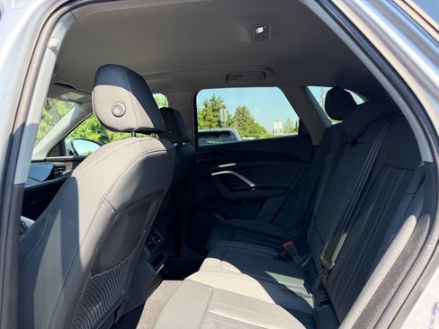 Used 2025 Audi Q5 Premium w/ Convenience Package AWD/4WD image 23