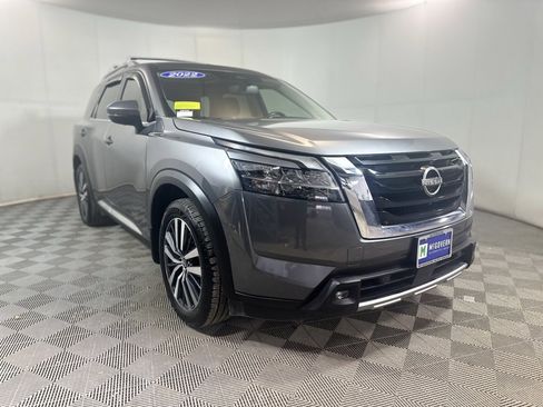 Used 2022 Nissan Pathfinder Platinum w/ Cargo Package image 8
