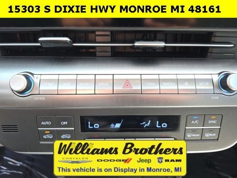 Used 2024 Hyundai Kona Limited image 17