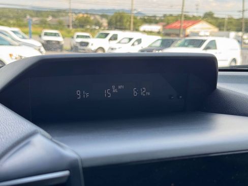 Used 2022 Subaru Forester AWD/4WD image 16