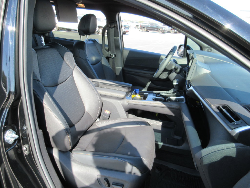 Used 2025 Toyota Sienna XLE Woodland Edition AWD/4WD image 25