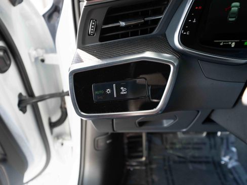 Used 2022 Audi S6 Prestige image 11