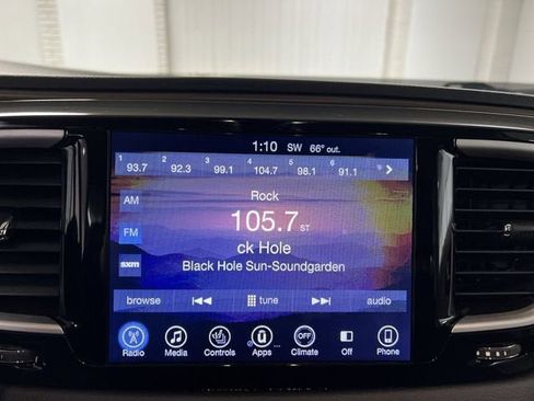 Used 2017 Chrysler Pacifica Touring-L w/ Tire & Wheel Group image 13