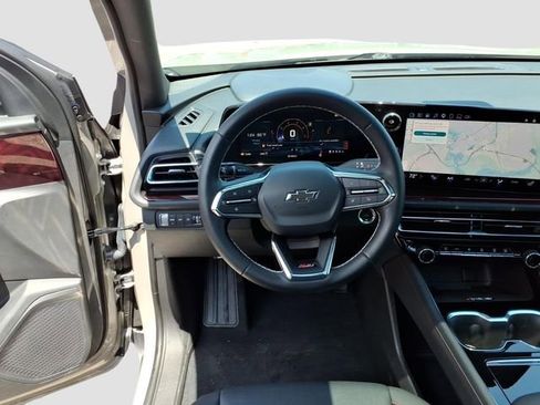 Used 2026 Chevrolet Traverse Z71 w/ Driver Confidence Package AWD/4WD image 16