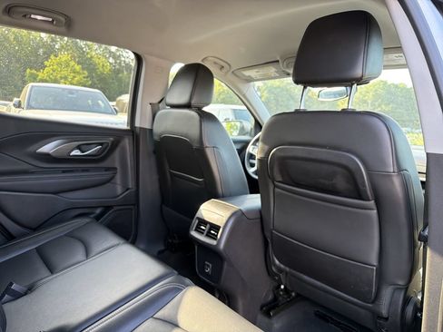 Used 2024 GMC Terrain SLT AWD/4WD image 17