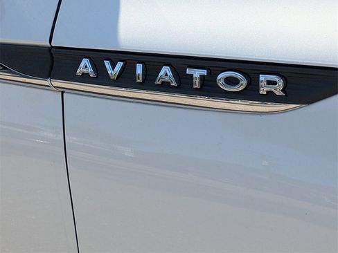Used 2024 Lincoln Aviator Premiere w/ Premium Package image 10
