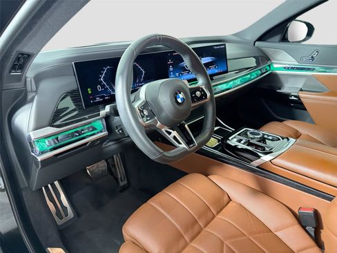 Used 2024 BMW 740i xDrive w/ Premium Package 2 AWD/4WD image 9