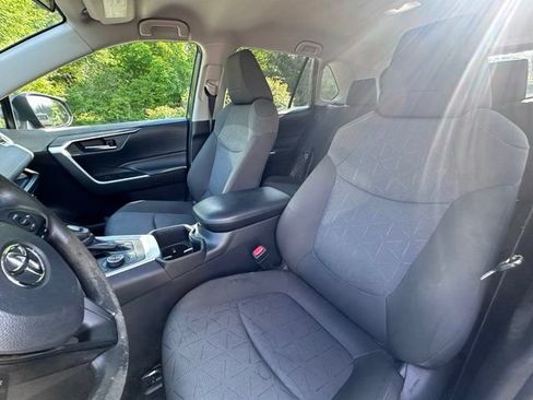 Used 2022 Toyota RAV4 XLE w/ Carpet Mat Package (TMS) AWD/4WD image 12