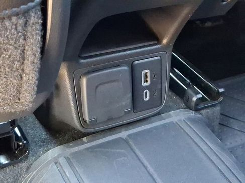 Used 2025 Chevrolet TrailBlazer RS w/ Convenience Package AWD/4WD image 18