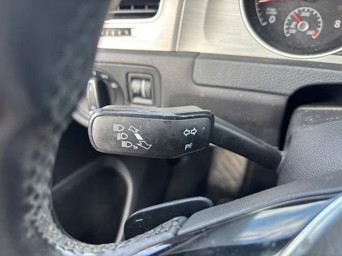 Used 2015 Volkswagen Golf 4-Door FWD image 19