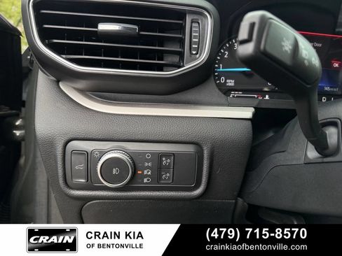 Used 2022 Ford Explorer XLT w/ Equipment Group 202A AWD/4WD image 12
