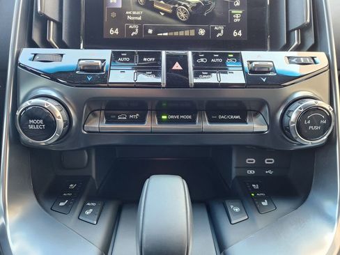 Used 2025 Lexus LX 700h Overtrail w/ Accessory Package (Z1) image 19