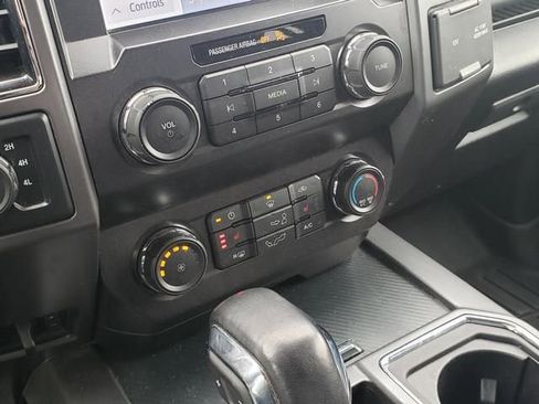 Used 2020 Ford F150 XLT w/ Equipment Group 302A Luxury image 26