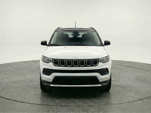 Used 2025 Jeep Compass Limited image 2
