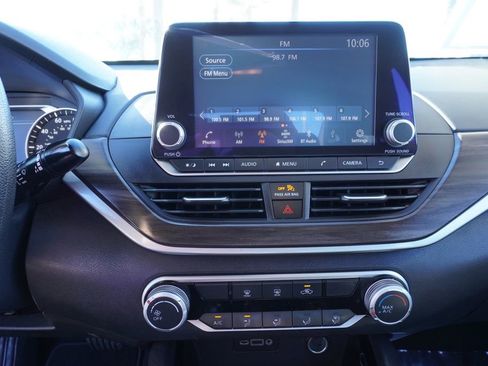 Certified 2024 Nissan Altima 2.5 SV image 19