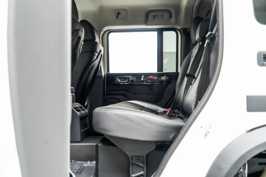 Used 2024 INEOS Grenadier Station Wagon AWD/4WD image 47