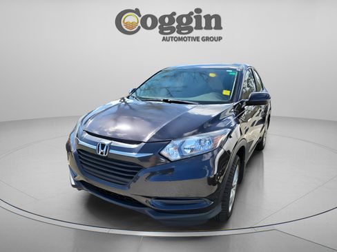 Used 2018 Honda HR-V LX image 2