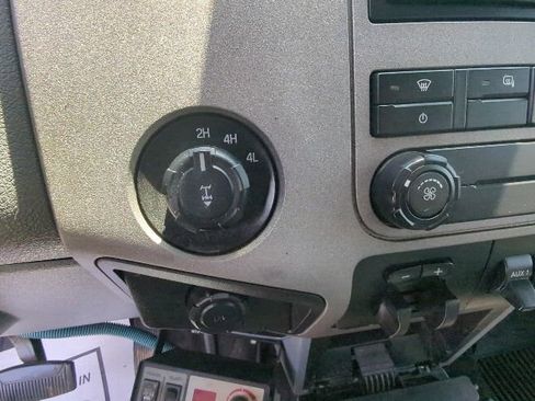 Used 2011 Ford F250 XLT w/ XLT Interior Pkg AWD/4WD image 19