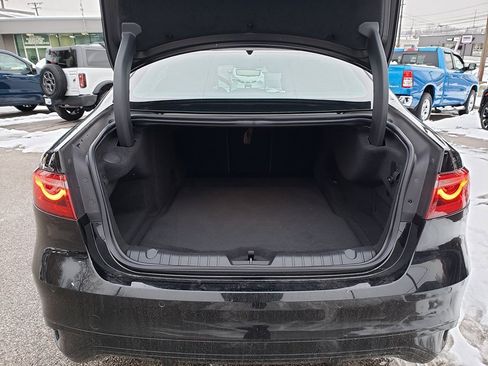 Used 2024 Jaguar XF R-Dynamic SE image 16