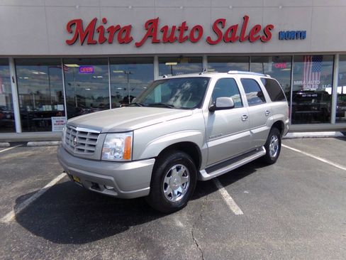 Used 2005 Cadillac Escalade AWD image 1