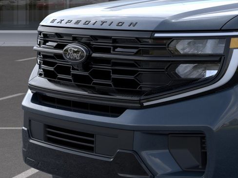 New 2026 Ford Expedition Platinum image 17