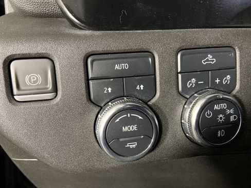 Used 2023 GMC Sierra 1500 Elevation image 9