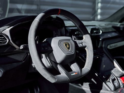 Used 2024 Lamborghini Urus Performante image 46