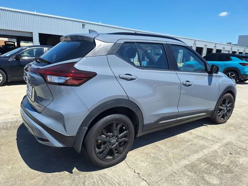 Used 2023 Nissan Kicks SR w/ SR Premium Package FWD image 5