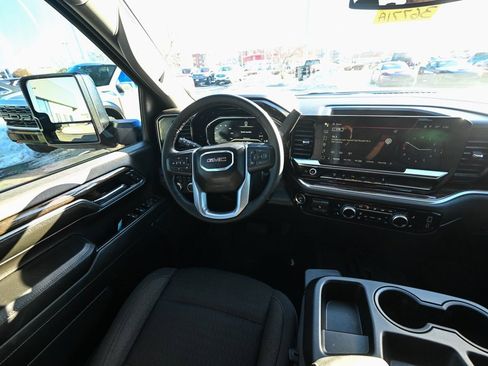 Used 2024 GMC Sierra 2500 SLE image 30