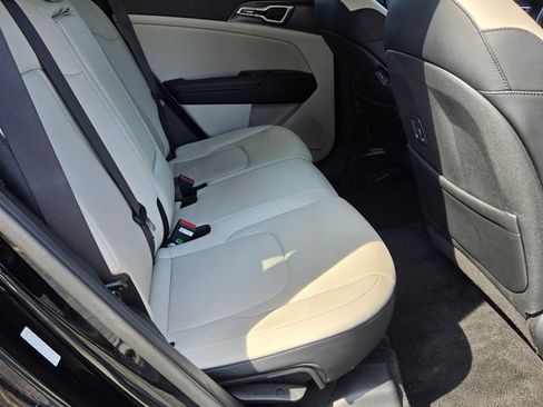 Used 2024 Kia Sportage EX FWD image 17