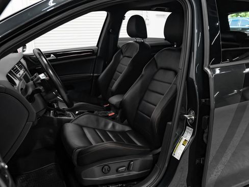 Used 2017 Volkswagen GTI Autobahn FWD image 31