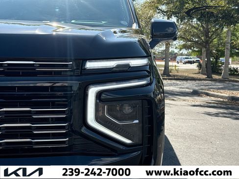 Used 2025 Chevrolet Suburban High Country AWD/4WD image 8