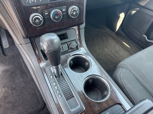 Used 2016 Chevrolet Traverse LT image 17